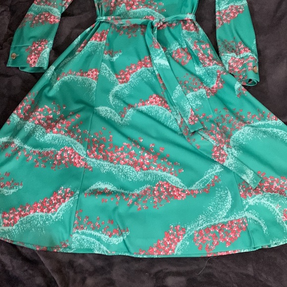 Vintage green and pink flare collar 70s dress. Size 12 perfect condition - Picture 2 of 10